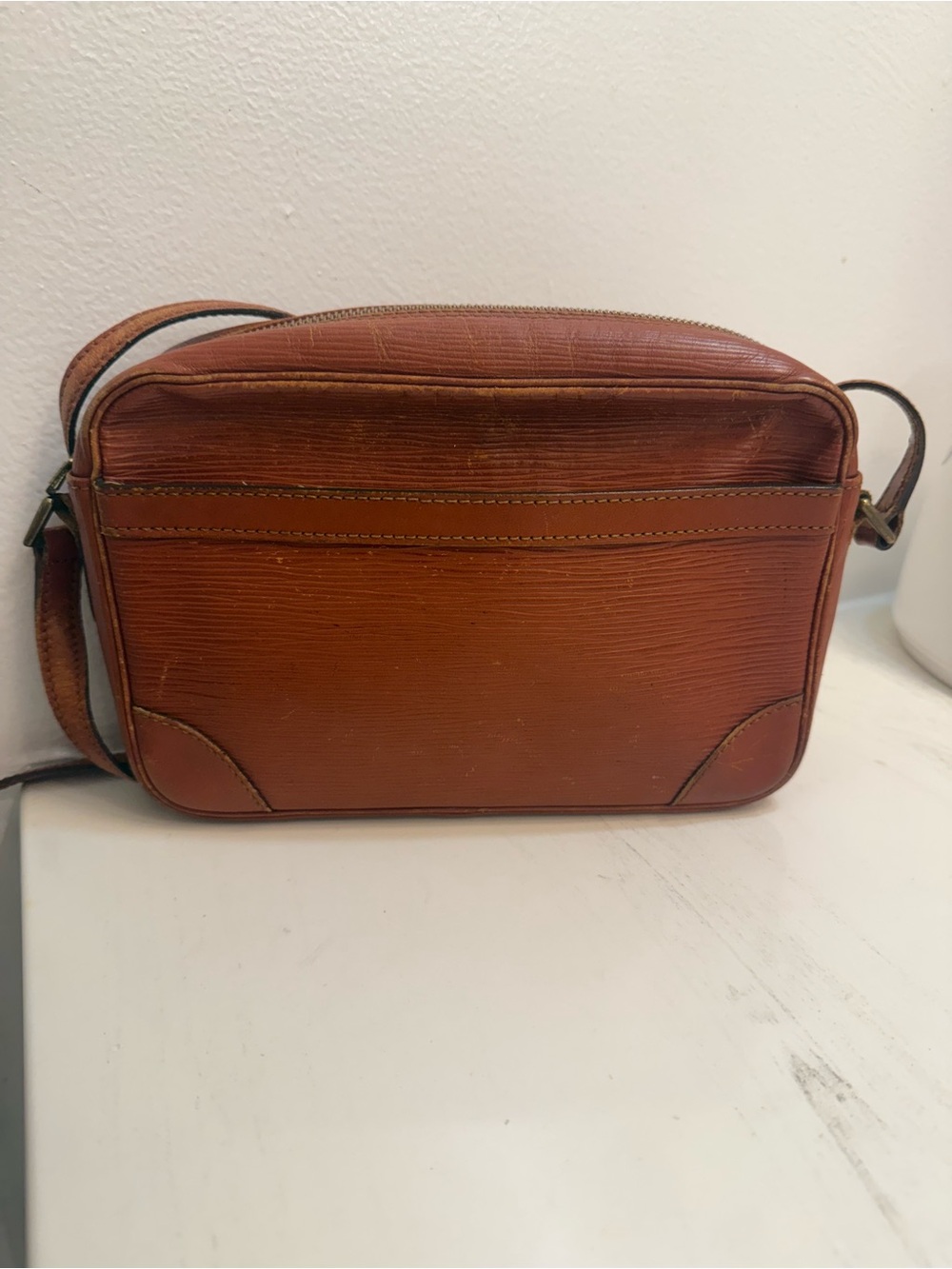 VINTAGE LOUIS VUITTON Classic rust Brown EPI Leather Crossbody Bag